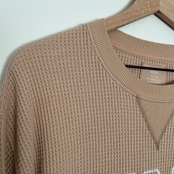 aerie - Ultra-Cozy Waffle Knit CHICAGO Graphic Beige Crew Neck Sweatshirt - XL - Picture 9 of 14